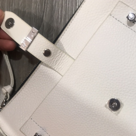 Botkier NWT White Pebbled Leather Expandable Crossbody Handbag - Picture 4 of 16